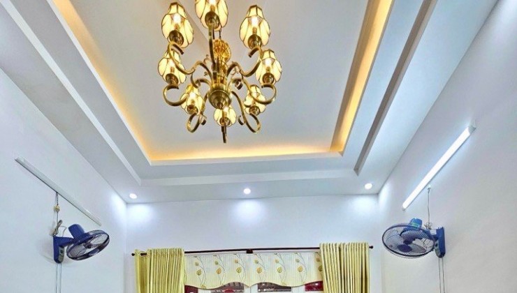 PHAN HUY ÍCH - GẦN TRƯỜNG CHINH - HẺM 4M- NHÀ 2 TẦNG MỚI ĐẸP - NGANG ĐẸP 4M x18M- NHỈNH 6 TỶ.