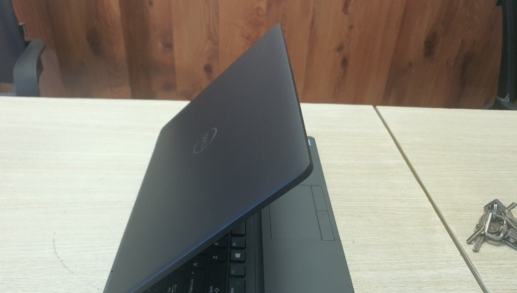 Dell Precision 3530 i7-8850H/ram 16g/ 512g ssd/vga 4g/ màn hình 15.6 inch fhd giá chỉ từ 8.500.000. Liên hệ 0826737274