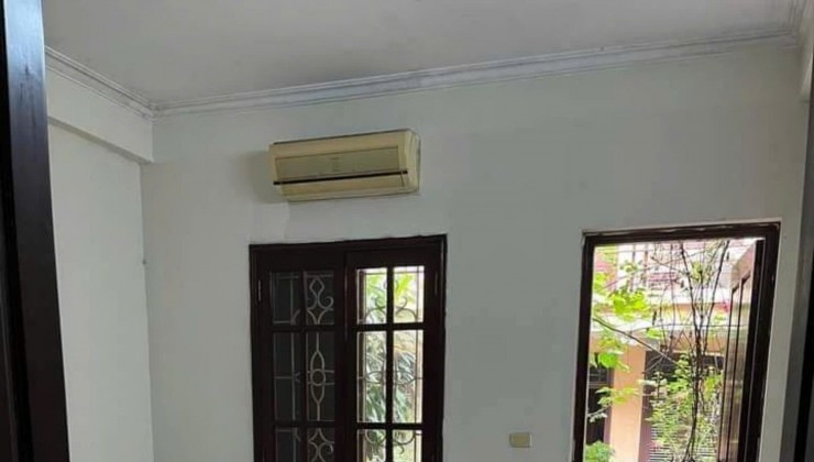 CHO THUÊ NHÀ CHỢ MÙNG 8 THÁNG 3 HAI BÀ TRƯNG 60M2, 3 TẦNG, 4 NGỦ, 12 TRIỆU