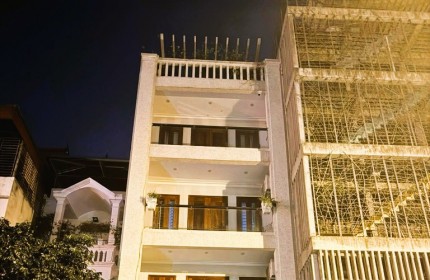 Bán nhà Cổ Linh, Long Biên-46m2, Giá: 4.55 tỷ, siêu phẩm.