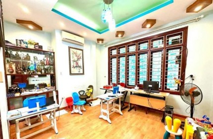 B.Á.N N.H.À Nguyễn Ngọc Vũ- Cầu Giấy, thiết kế đẹp phong cách, ở luôn chỉ với 5,x tỷ.