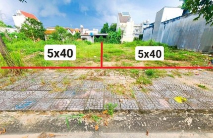 Thanh lý gấp 2 lô đất 400m2 thổ cư, sổ hồng riêng ngay chợ Minh Hưng