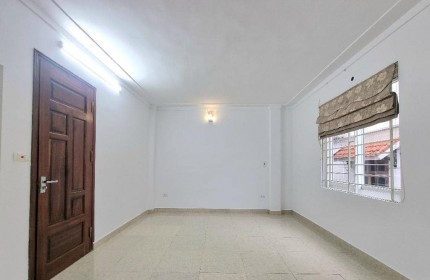 NHÀ ĐẸP ĐỐNG ĐA, GẦN Ô TÔ, 5 TẦNG ĐỦ CÔNG NĂNG 5 tầng*39m2- 4,3tỷ