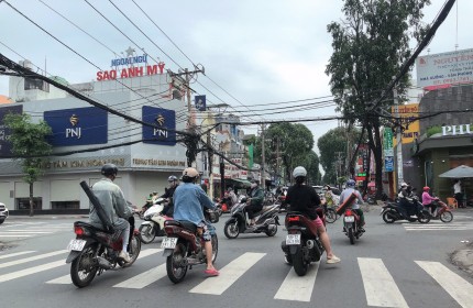 Siêu phẩm 4 lầu đẹp lung linh hẻm 220 Nguyễn Văn Khối 100m2 ngang 5m ngay CV chỉ 14.5 tỷ.