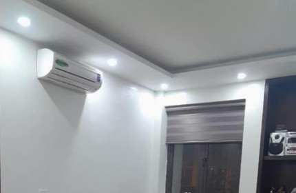 BÁN NHÀ MẶT PHỐ SÀI ĐỒNG 41M2, 3 TẦNG , MT 5M , VỈA HÈ KINH DOANH,Ô TÔ VÀO NHÀ