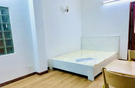 Bán Nhà Hẻm Xe Hơi Cách Mạng Tháng Tám Quận 3 3 Tầng Ngang 5m - 70m² Giá 7 Tỷ