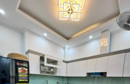 BÁN NHÀ ÁI MỘ 40M2, 5 TẦNG, CÁCH Ô TÔ 10M, ĐẦY ĐỦ NỘI THẤT, CÁCH MẶT PHỐ 80M