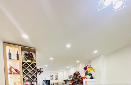 BÁN GẤP NHÀ 2 TẦNG 32M2 KHU VỰC AN NINH CHỈ HƠN 4 TỶ