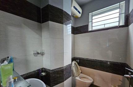 Bán Nhà Quán Thánh 45M2 5 Tầng 11 Tỷ - Cách Phố 10M Dòng Tiền 25tr/th