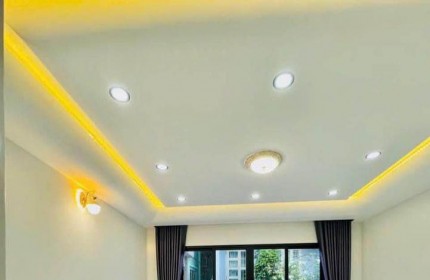 Cho thuê NNC Huỳnh Văn Bánh, Phường 13, Phú Nhuận 5 tầng 12tr