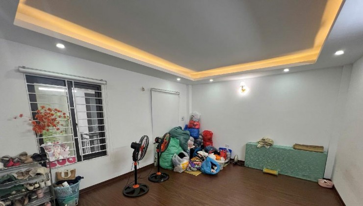 NHÀ ĐỨC GIANG 5 TẦNG, NỞ HẬU, NHÀ ĐẸP Ở NGAY, GẦN MẶT PHỐ,GẦN HỒ ĐIỀU HOÀ, CHỦ CẦN BÁN GẤP