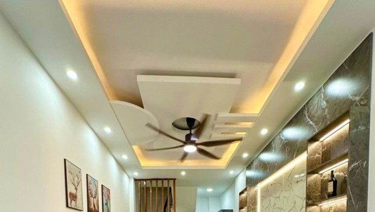 Bán nhà ĐỊNH CÔNG-dt40m2 x5T, full nội thất, nhà đẹp,ở luôn, ngõ 3m,giá 4,8 tỷ