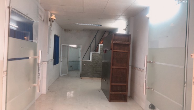 SÁT MẶT TIỀN ĐƯỜNG, TRUNG TÂM CỦA SÀI GÒN NGAY NGÔ GIA TỰ HÒA HẢO. HẺM THÔNG BA GÁC TỚI NHÀ - NHÀ GIÁ TỐT -