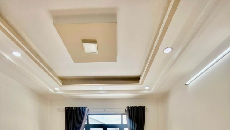 Trung tâm thị trấn Nhà Bè 2 mặt tiền xe hơi ngủ trong nhà,, giá tốt Nhà mới lệch tầng, nội thát cao cấp dọn vào ở ngay,