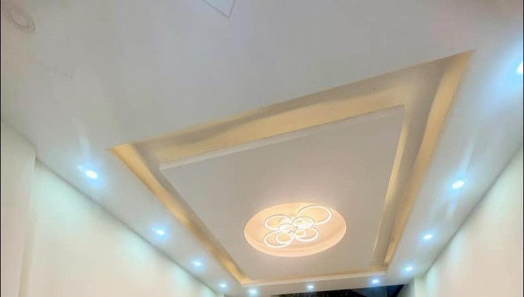 Bán nhà đẹp ở ngay gần Chợ Tân Bình 52m2, 4x13m, 4 tầng, hẻm xe tải, chỉ 10 tỷ. Khu vip, dân trí cao.