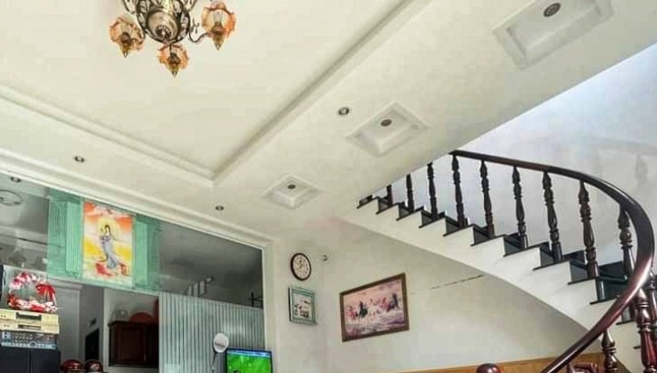 Bán nhà Đặng Văn Bi, Thủ Đức, diện tích 60m2, giá nhỉnh 4 tỷ còn thương lượng mạnh, xách vali vào ở ngay