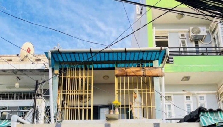 CHỈ 2.3 TỶ KHU NHÀ GIÀU - HẺM NHỰA XE HƠI - NHÀ FULL NỘI THẤT -