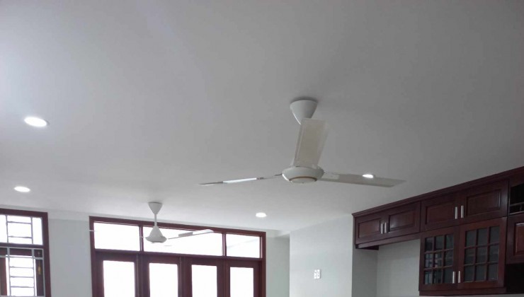 Nhà bán đường Bùi Văn Ba hẻm xe hơi 8m 132m2 chỉ 8 tỷ