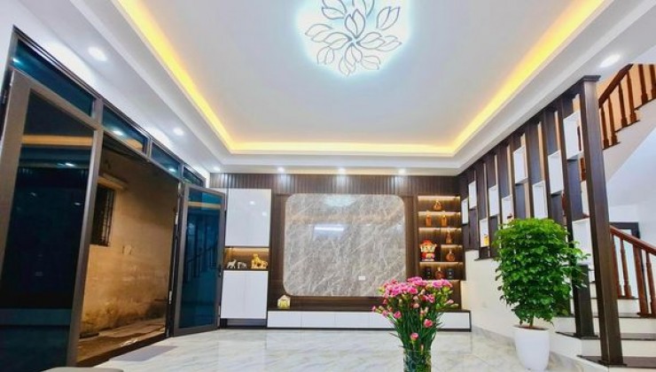 Ba Đình - Chưa đến 8 tỷ cho căn nhà mới đẹp Kim Mã, 45m2 5 tầng, MT rộng.