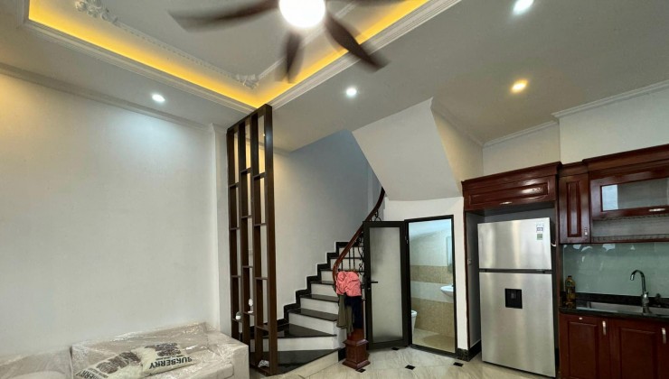Bán Nhà Phố Trung Hòa 35m2, 5 tầng - Trung Tâm Quận Cầu Giấy - Nhà Đẹp Ở Luôn