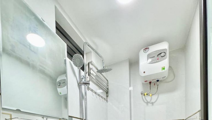 Bán nhà Vũ Tông Phan lô góc, nhà đẹp ở luôn, sau QH nhà sát đường lớn 32m2 x 4 tầng, mặt tiền 4,7m. 4,98 tỷ