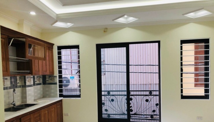 Bán nhà Phố Lê Trọng Tấn Hà Đông DT 45m2 mặt tiền 4m Giá 11 tỷ hơn