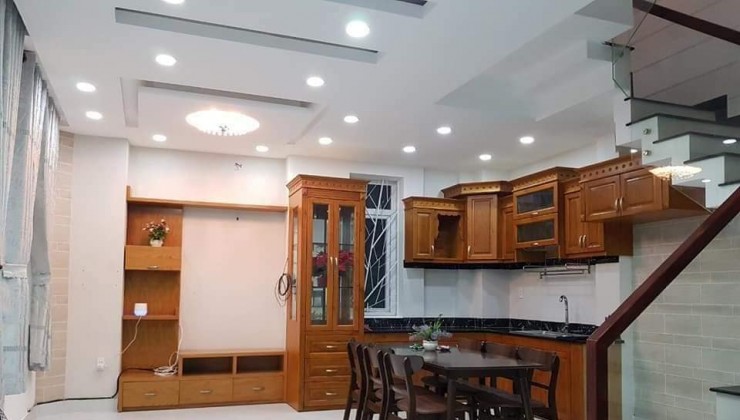 Bán nhà 42.5m2 trệt 2 lầu, Đông Hưng Thuận 03, HĐT 5tr/tháng, giá chỉ 3.83 tỷ TL.