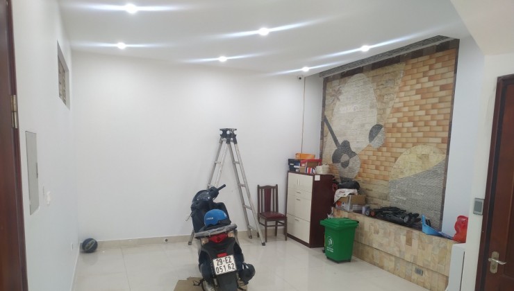 CHO THUÊ MBKD MP NGÕ GIẾNG, ĐỐNG ĐA, 75M2, 1 TẦNG, MT 4.5M, 15 TRIỆU - SPA, SALON, KD SẠCH.
