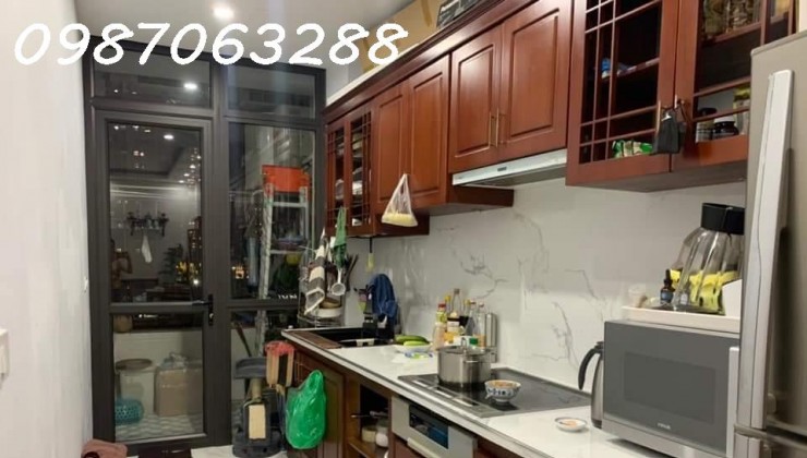 BÁN CHUNG CƯ N5 HOÀNG ĐẠO THUÝ- CẦU GIẤY 98M 3 NGỦ 4,6 TỶ 0987,063.288