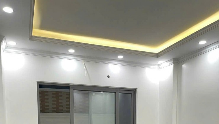 Tựu Liệt, Nhà Mới, 43m2, 5 tầng, Vỉa hè, Ô tô vào nhà, thang máy, Nhỉnh 8 tỉ, LH 0904690958