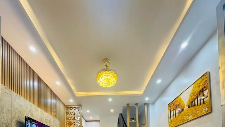 Chủ bán gấp nhà 30m2 full nội thất khu vực Ba Đình - Tây Hồ với giả chỉ nhỉnh 6 tỷ!