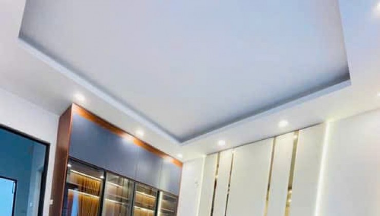 BÁN NHÀ MẶT PHỐ LÁNG HẠ, 40m2, 4 TẦNG, VỈA HÈ Ô TÔ DỪNG ĐỖ, DÒNG TIỀN 400TR/NĂM. GIÁ 16.X TỶ