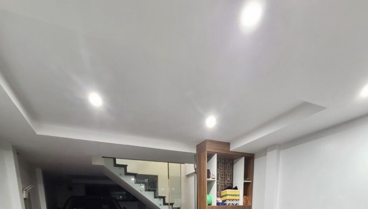 (Siêu Phẩm). Nhà đẹp 52m2 x 6T - Phân lô ô tô tránh tại Huỳnh Thúc Kháng - Cách phố 60m - 18,9 tỷ.