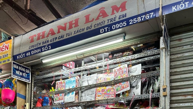 Cần Sang lại lô bán hàng đồ chơi, phụ kiện ở CHỢ CỒN