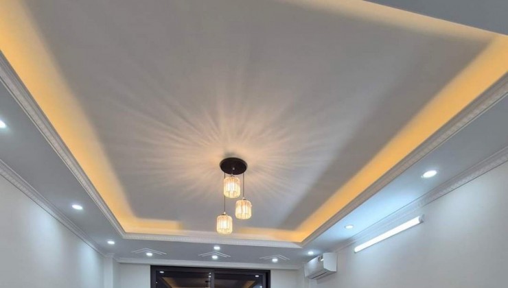 Bán gấp nhà phố Văn Cao, 7T, 45m2 , mt 5m, thang máy, gần ô tô, kinh doanh đỉnh, giá chỉ 10,5 tỷ