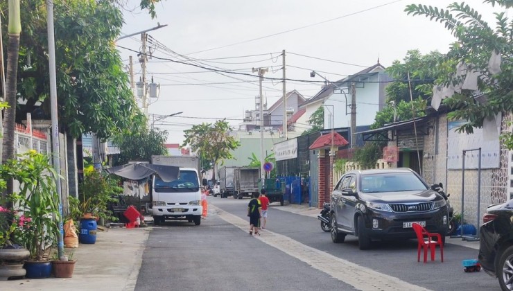 Cực hời chỉ hơn 2 tỷ sở hữu ngay một lô đất mặt phố tặng thêm nhà 3 tầng hiện đại