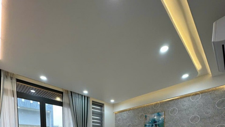 Bán nhà siêu phẩm Phường 9, Gò Vấp - Sổ hồng chính chủ .Diện tích:5x15.5m,Thiết kế:Hiện đại, nội thất VIP, đầy đủ công năng sử dụng,Kết cấu: 1 trệt,