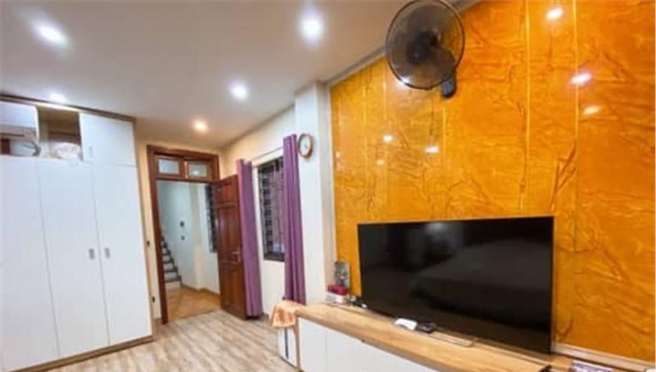 Bán căn góc 62m2 , 4 tầng, tại Tô Vĩnh Diện, Thanh Xuân, Hà Nội, Giá chào 12,5 tỷ có thương lượng. Sổ đỏ chính chủ