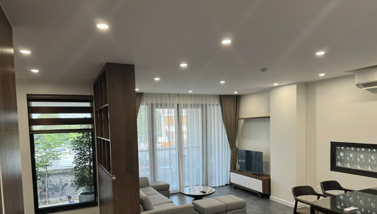 Bán Luxury Apartment mặt phố Tây Hồ - 130m - 7 tầng - giá 80 tỷ