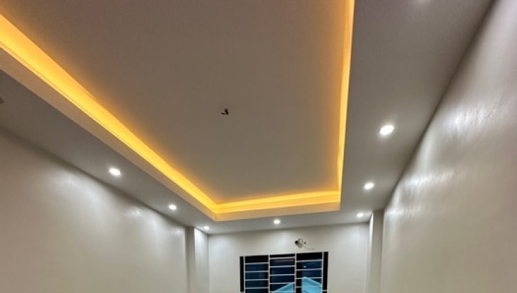 CẦN BÁN GẤP NHÀ CAO THẮNG 32M2 5 TẦNG CHỈ HƠN 4 TỶ PHÂN LÔ-Ô TÔ