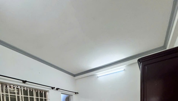 Bán nhà Đẹp Mái Thái 150m2, đường xe hơi vào tận nơi,SHR thổ cư 100%,gần UBND phường