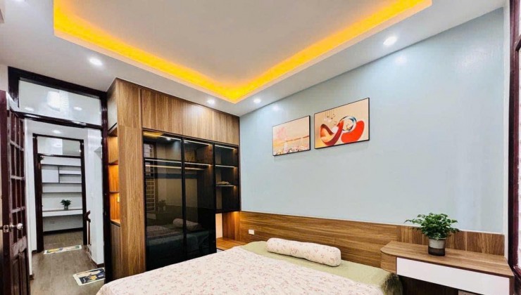 Bán nhà cạnh Ngã tư sở, Thanh Xuân, Hà nội. DT 35m2 với nhà 5 tầng xây mới. Giá chào nhỉnh 7 tỷ có thương lượng