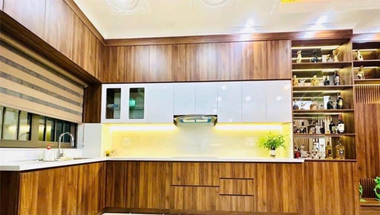 BÁN NHÀ NGUYỄN KHANG, DT 40M2, PHÂN LÔ TÔ, 30M Ô TÔ TRÁNH, Ở NGAY, CHỈ 10.5 TỶ