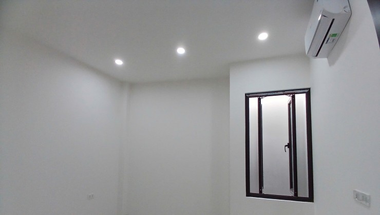 Đa Sỹ, Hà Đông, 42m2, 5 tầng mới, 6 ngủ, Ôtô đỗ cửa, Nhỉnh 5 tỉ. LH 0904690958