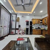 NHÀ ĐỨC GIANG 5 TẦNG, NỞ HẬU, NHÀ ĐẸP Ở NGAY, GẦN MẶT PHỐ,GẦN HỒ ĐIỀU HOÀ, CHỦ CẦN BÁN GẤP