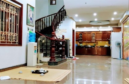 Bán nhà 75m2 5tầng MT 4m chỉ hơn 9tỷ phố Hoàng Quốc Việt Cầu Giấy