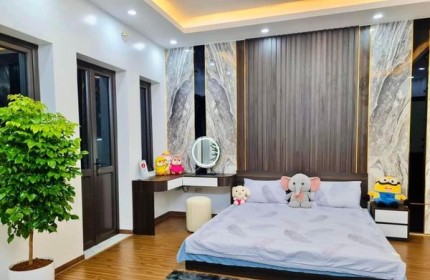 Ba Đình - Chưa đến 8 tỷ cho căn nhà mới đẹp Kim Mã, 45m2 5 tầng, MT rộng.