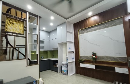 NHÀ MỚI PHỐ MINH KHAI, 24m2, 5 tầng, 4,25 tỷ, 3 phòng ngủ, gần ô tô, full nội thất