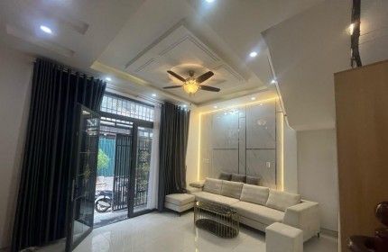 NGANG 5.61.. . NỞ HẬU 7.65M. . DÀI 21.5M PHƯỜNG TÂN QUY QUẬN 7. 60M RA ĐƯỜNG SỐ 77 140M2..