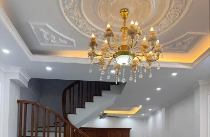 Nhà 5 Tầng, 38m2, Ô Tô Đỗ Cửa, Lô Góc Thoáng, Biên Giang - Hà Đông, 2.85 tỷ